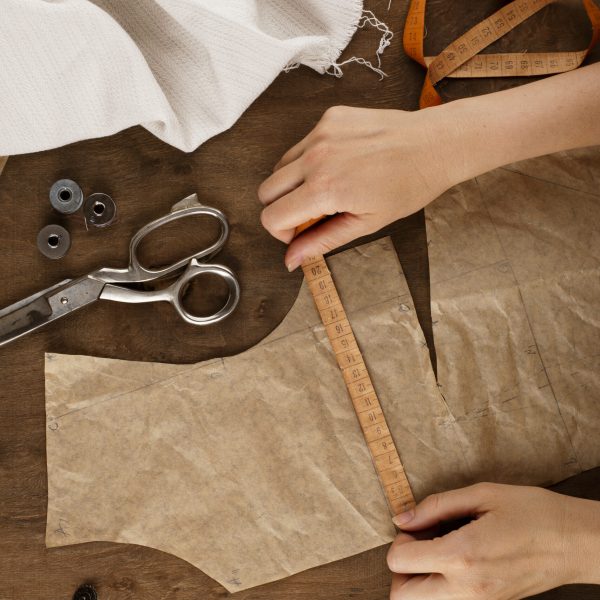 tailoring-items-arrangement-still-life